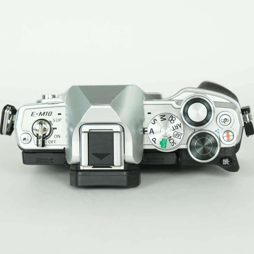 OLYMPUS OM-D E-M10 Mark IV