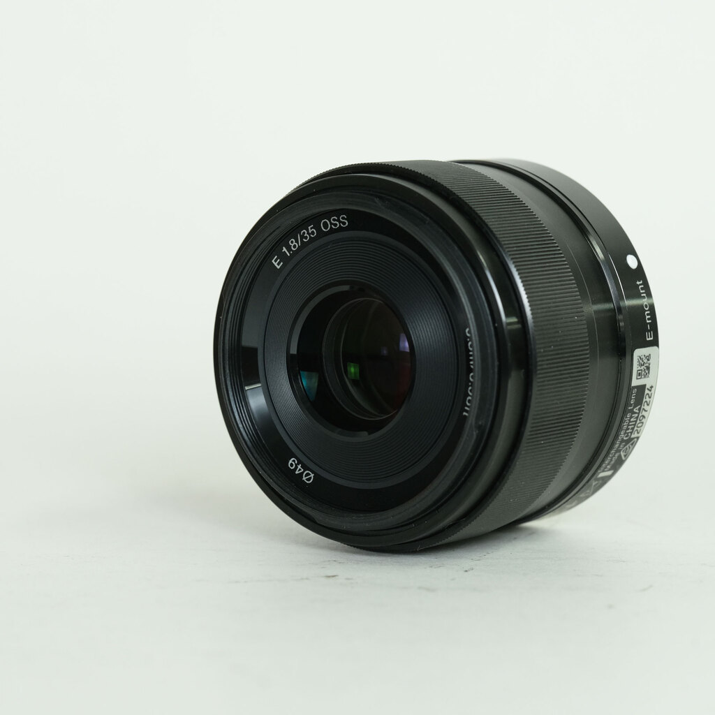 SONY E 35mm F1.8 OSS SEL35F18