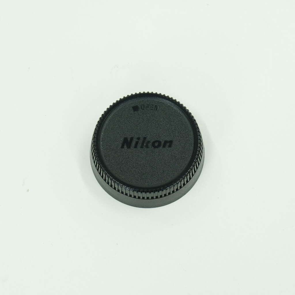 Nikon AF-S VR Zoom-Nikkor 70-300mm F4.5-5.6G IF-ED Nikon AF-S VR Zoom-Nikkor 70-300mm F4.5-5.6G IF-ED
