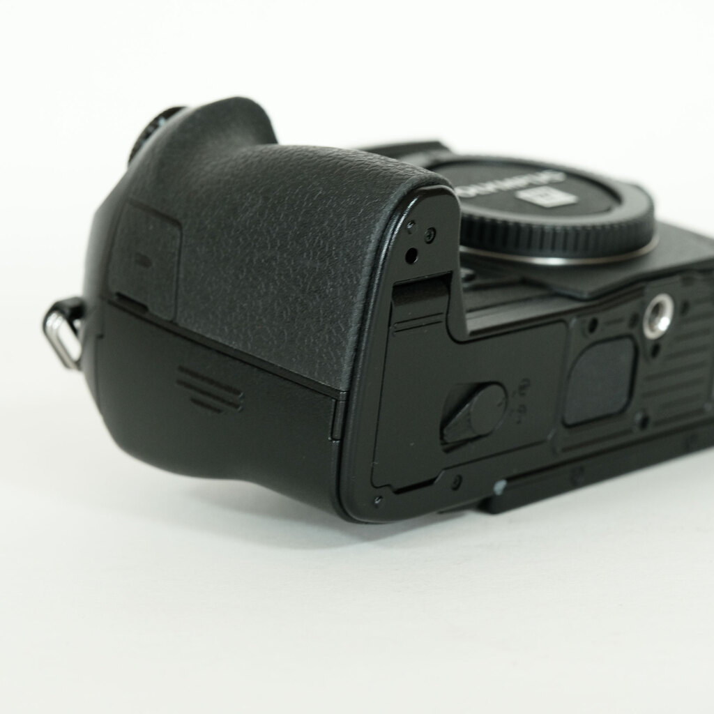 OLYMPUS OM-D E-M1 Mark II