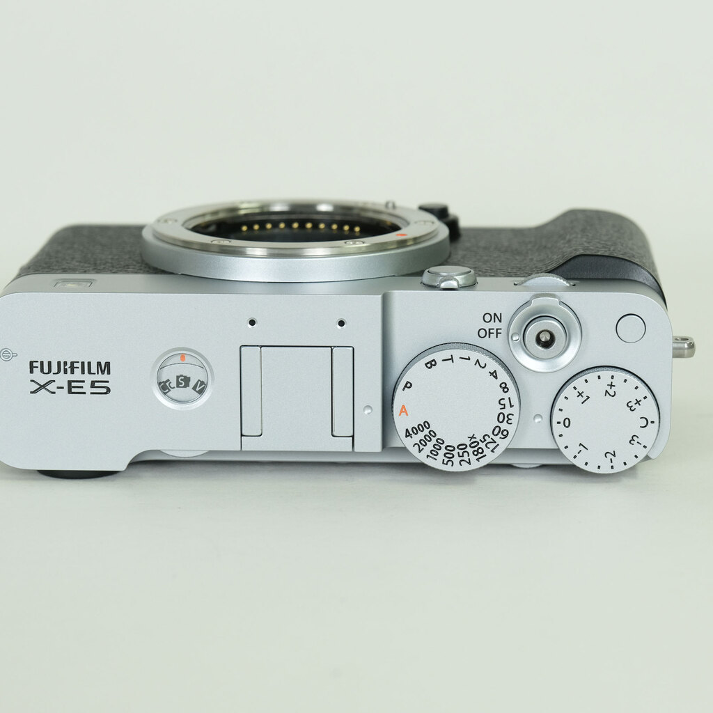 FUJIFILM X-E5