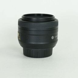 Nikon AF-S DX NIKKOR 35mm f/1.8G Nikon AF-S DX NIKKOR 35mm f/1.8G