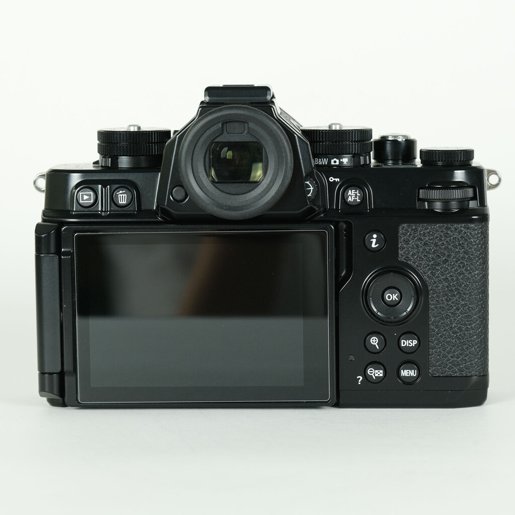 Nikon Z fの出品 | ONE SCENE（ワンシーン）