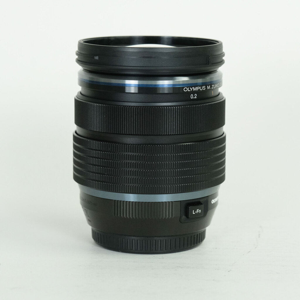 OLYMPUS M.ZUIKO DIGITAL ED 12-40mm F2.8 PRO OLYMPUS M.ZUIKO DIGITAL ED 12-40mm F2.8 PRO