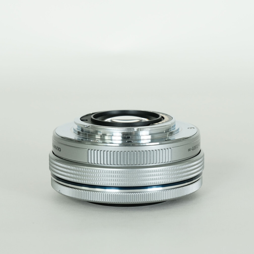 OLYMPUS M.ZUIKO DIGITAL ED 14-42mm F3.5-5.6 EZ シルバー OLYMPUS M.ZUIKO DIGITAL ED 14-42mm F3.5-5.6 EZ シルバー