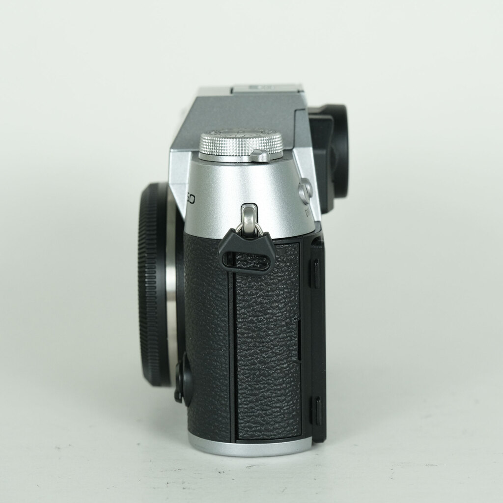 FUJIFILM X-T50 [�{�f�B �V���o�[]