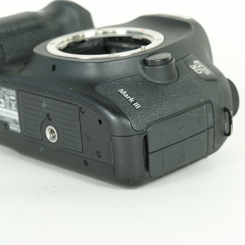 Canon EOS 5D Mark IIIの出品 | ONE SCENE（ワンシーン）