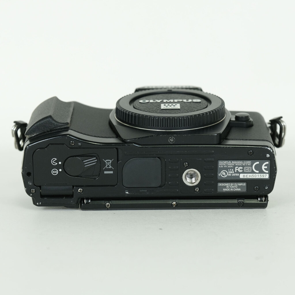 OLYMPUS OM-D E-M5 ボディ ブラック