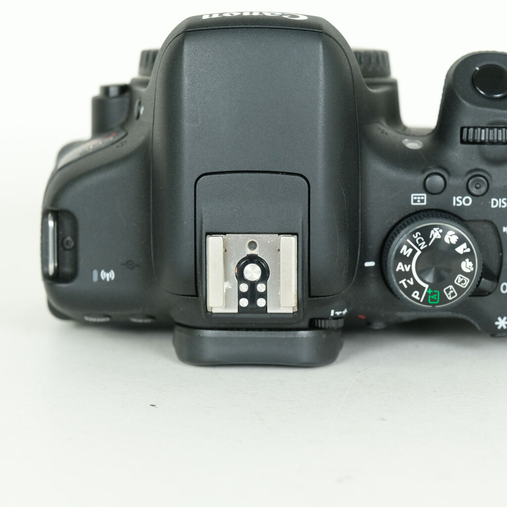 Canon EOS Kiss X8i