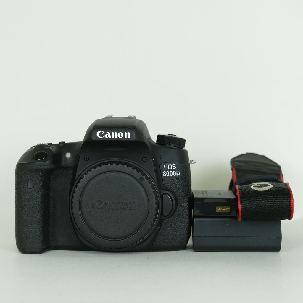 Canon EOS 8000D