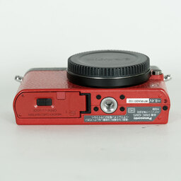 Panasonic LUMIX DMC-GM5ボディ レッド