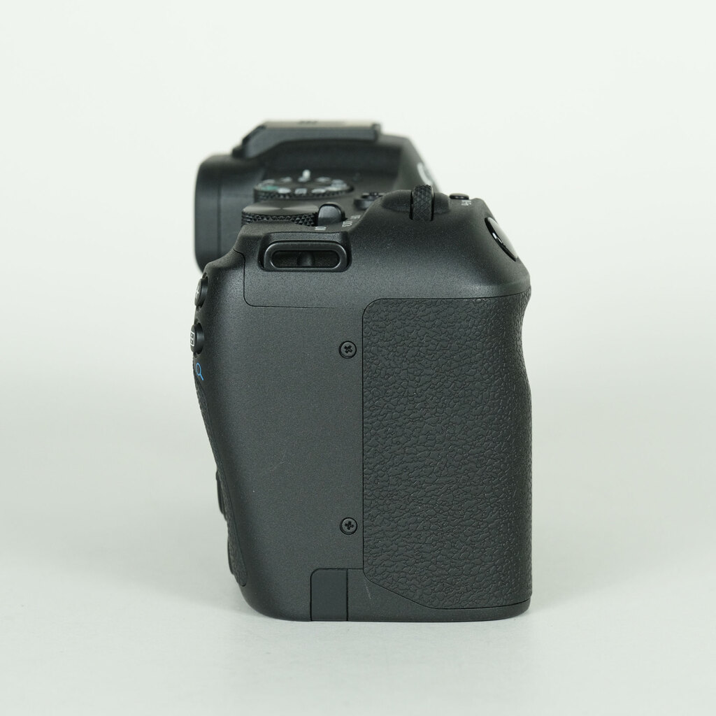 Canon EOS R8 Canon EOS R8