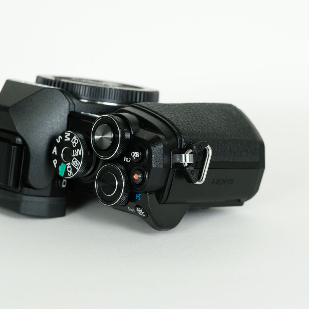 OLYMPUS OM-D E-M10 Mark III