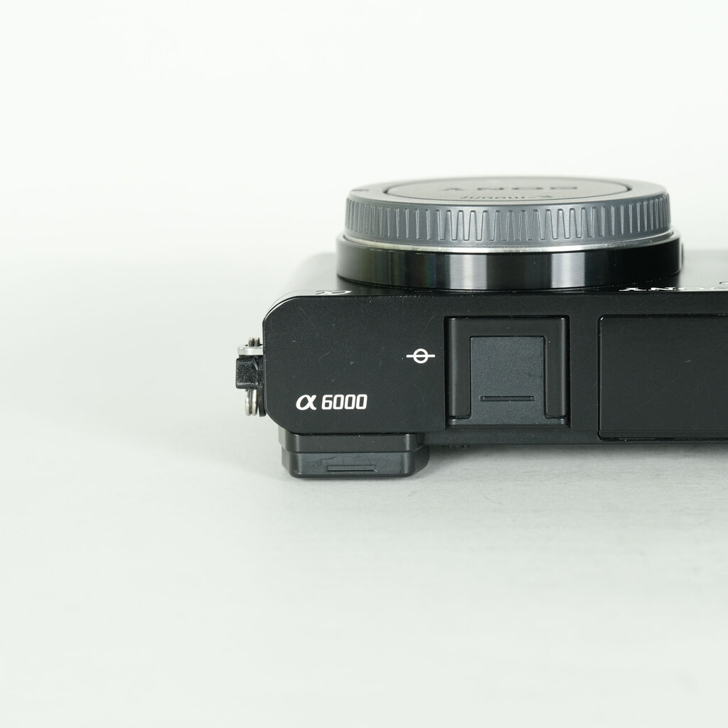 SONY α6000（ILCE-6000）の出品 | ONE SCENE（ワンシーン）