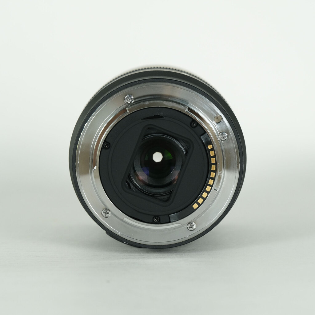 SONY E 18-135mm F3.5-5.6 OSS SEL18135の出品 | ONE SCENE（ワンシーン）