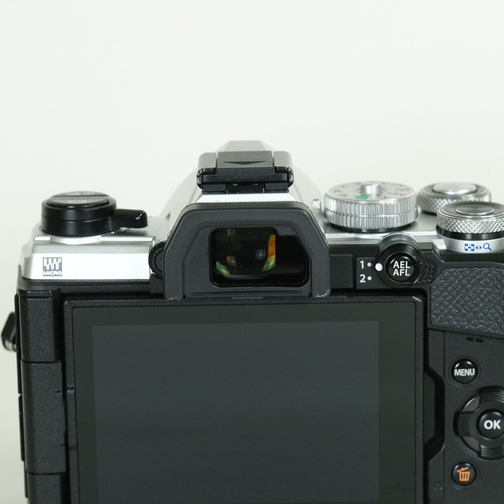 OM SYSTEM OM-5