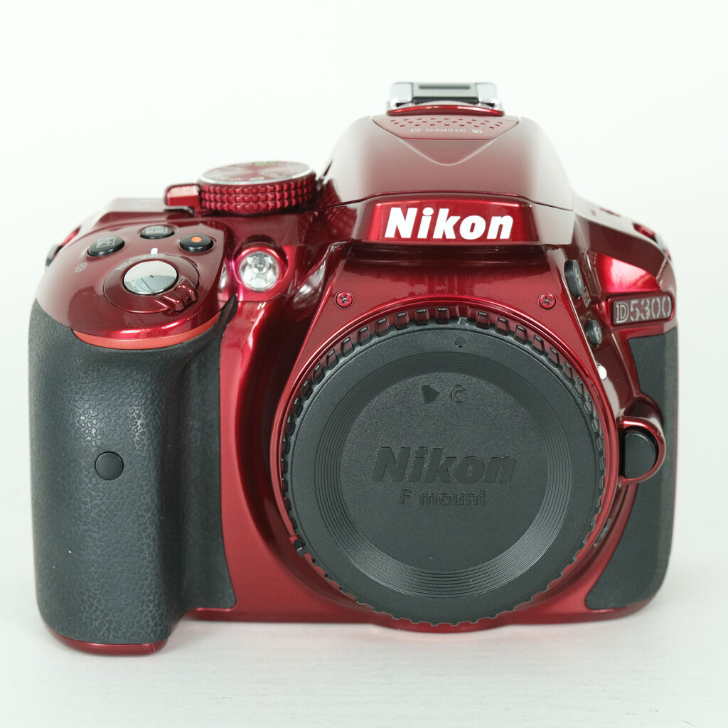 Nikon D5300 ボディ レッドの出品 | ONE SCENE（ワンシーン）