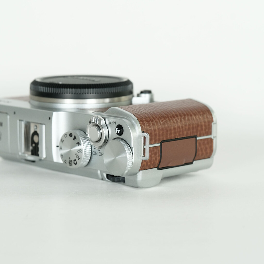 FUJIFILM X-A1 ボディ ブラウンの出品 | ONE SCENE（ワンシーン）