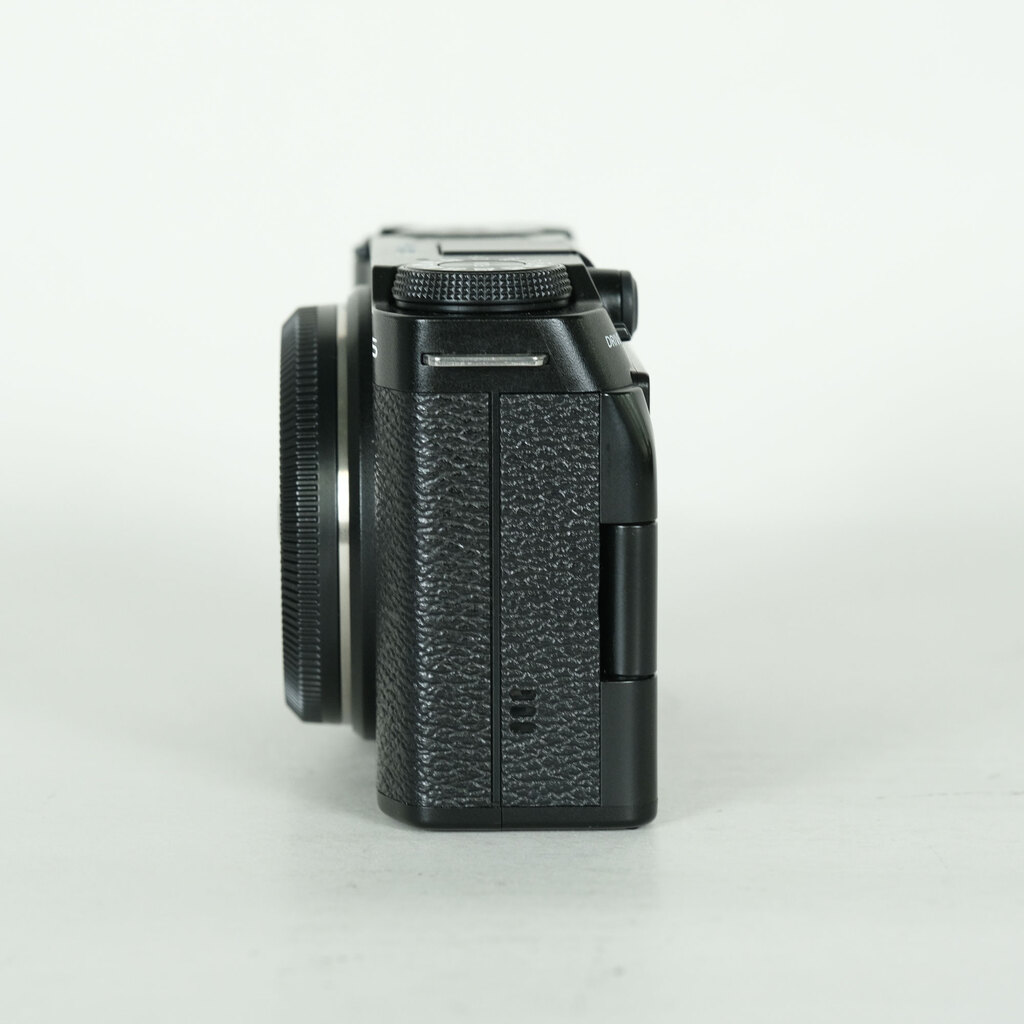 FUJIFILM X-M5