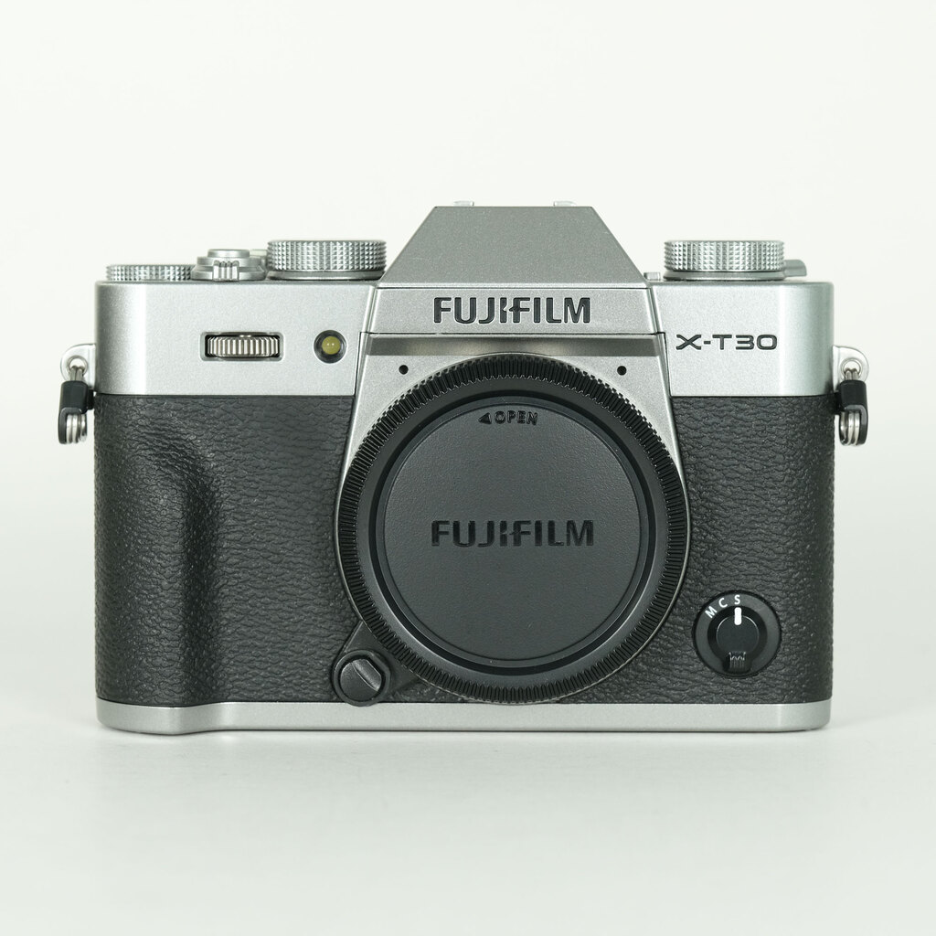 FUJIFILM X-T30 II [�{�f�B �V���o�[]