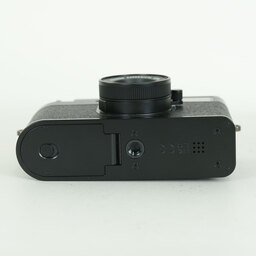 FUJIFILM X half X-HF1