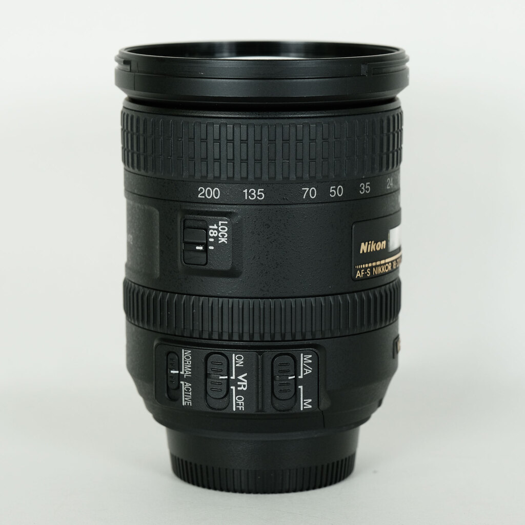 Nikon AF-S DX NIKKOR 18-200mm F3.5-5.6G ED VR II