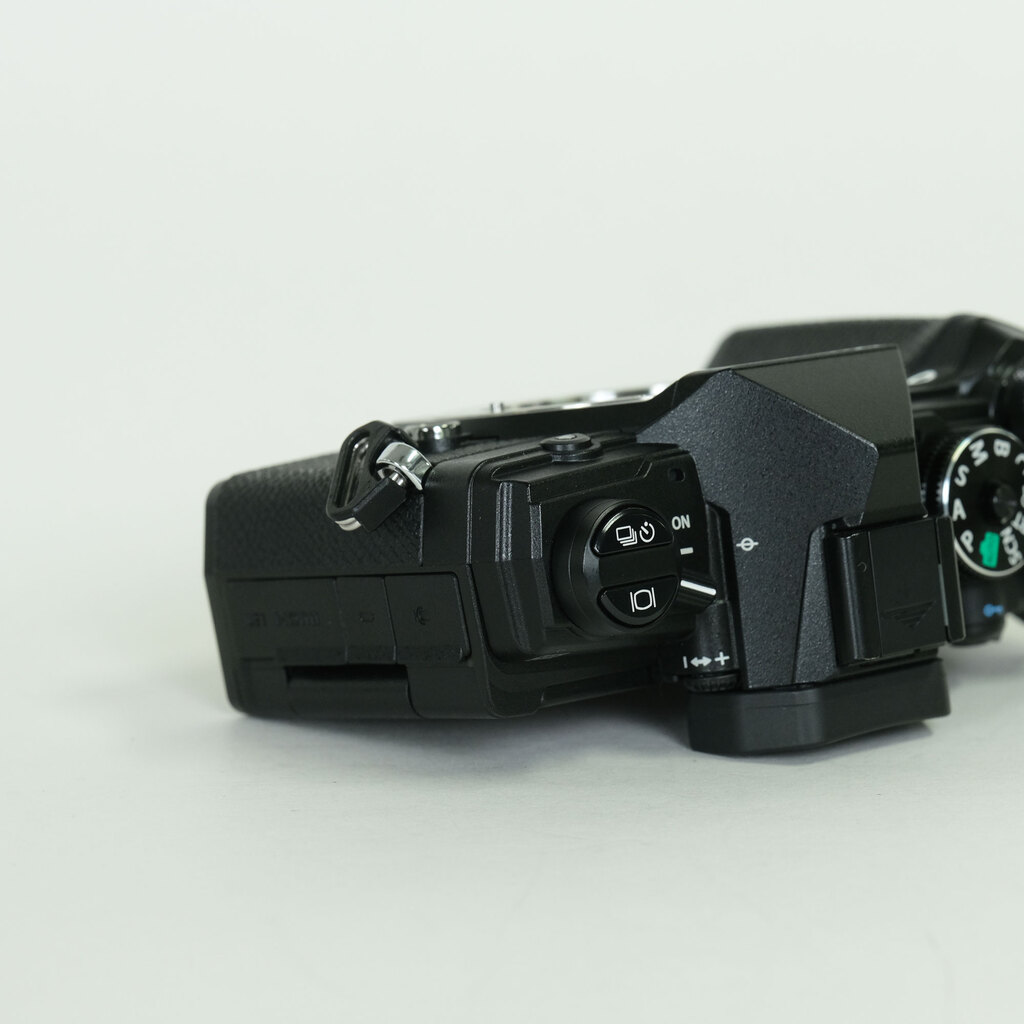 OM SYSTEM OM-5
