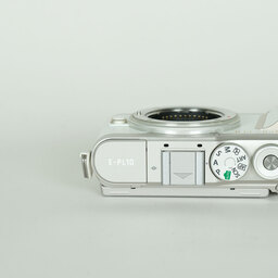 OLYMPUS PEN E-PL10