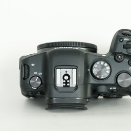 Canon EOS R6 Canon EOS R6