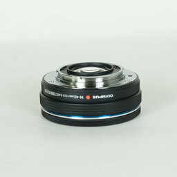 OLYMPUS M.ZUIKO DIGITAL ED 14-42mm F3.5-5.6 EZ ブラック