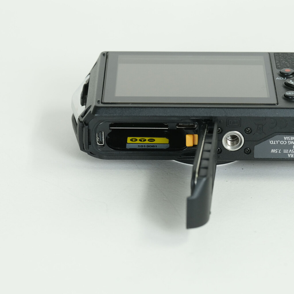 RICOH WG-7 ブラック