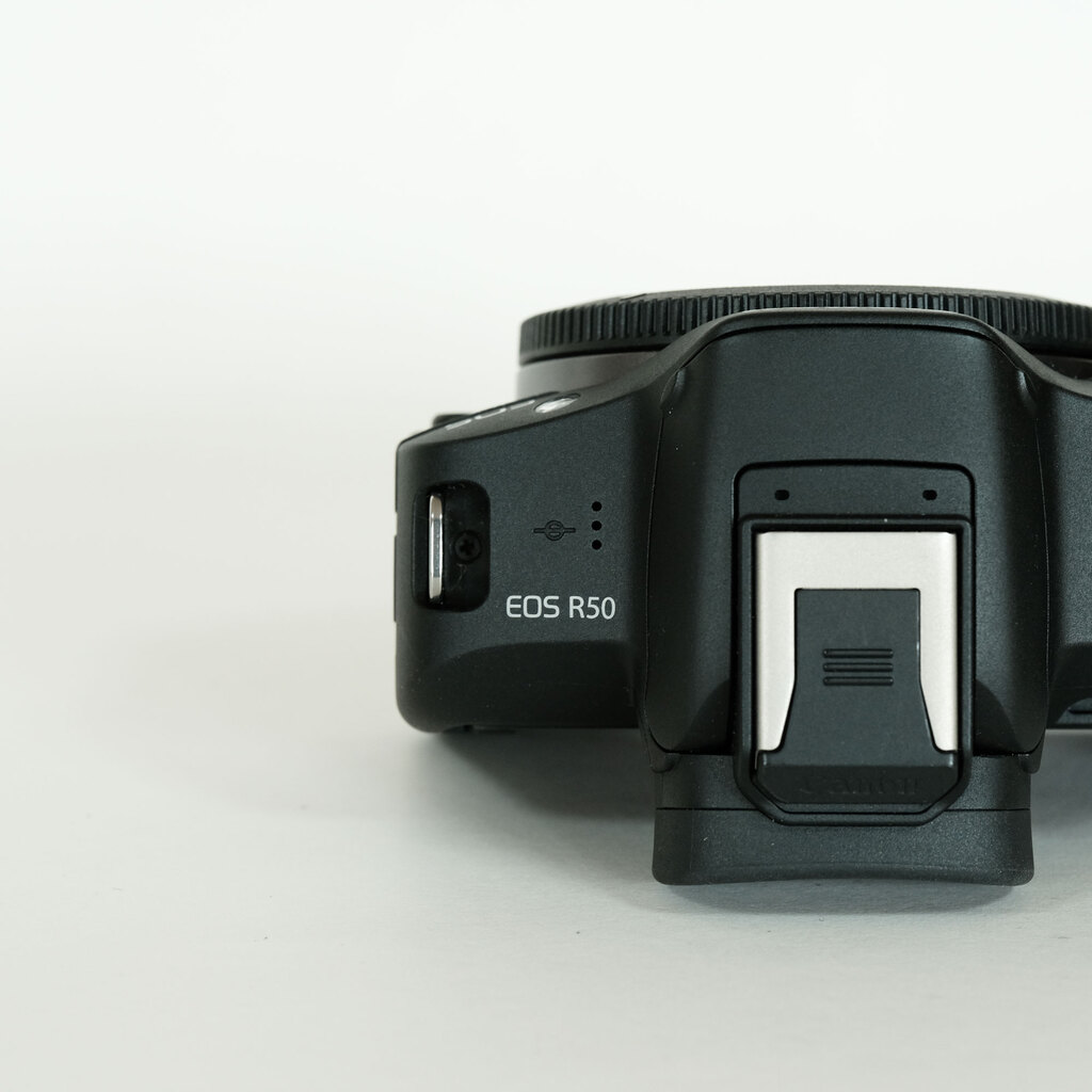 Canon EOS R50