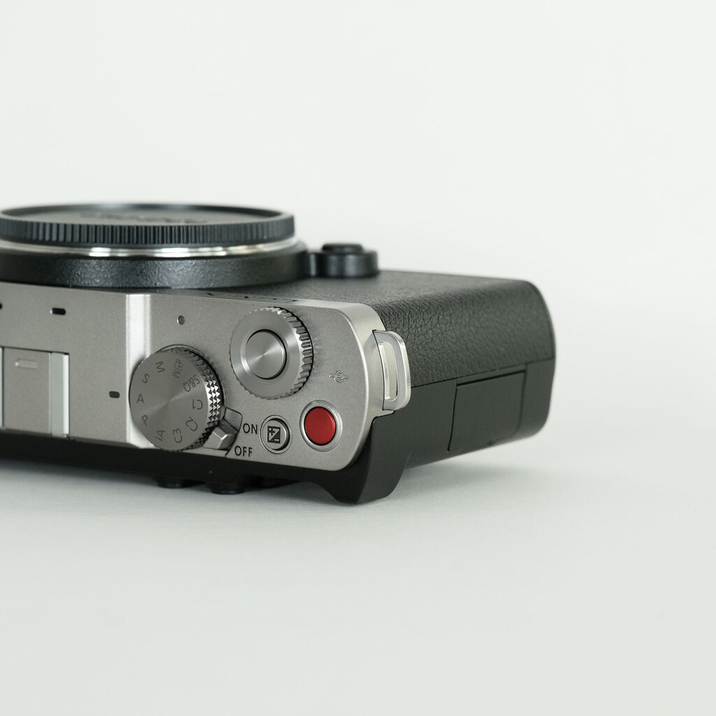 Panasonic LUMIX DC-S9