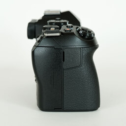 OLYMPUS OM-D E-M1 Mark III