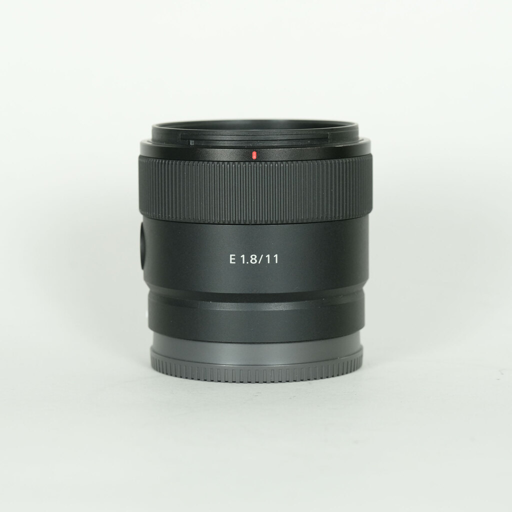 SONY E 11mm F1.8 SEL11F18