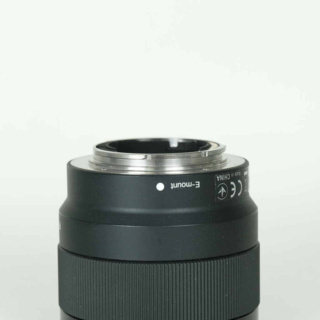 SONY FE 50mm f1.8 SEL50F18F 最終値下げ SONY FE 50mm F1.8 SEL50F18Fの出品 | ONE SCENE（ワンシーン）
