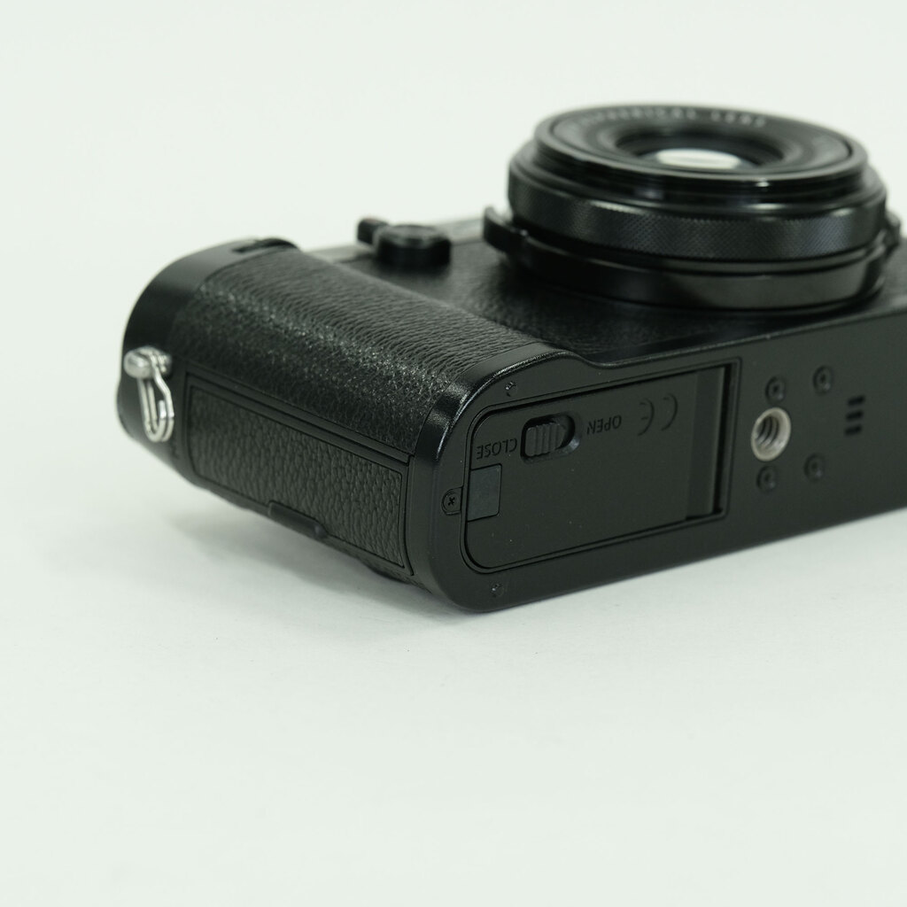 FUJIFILM X100F ブラック FUJIFILM X100F ブラック