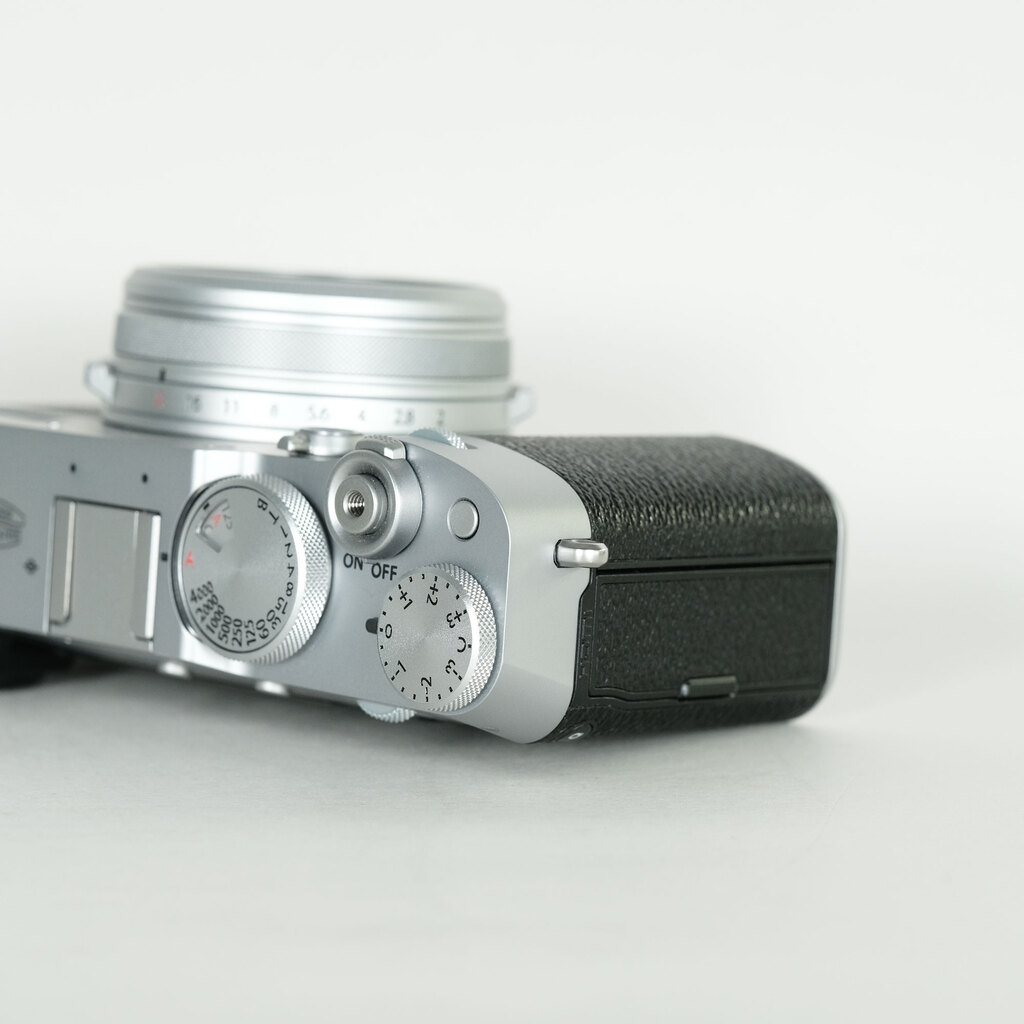 値下げ　Fujifilm X100V シルバー 富士フイルム FUJIFILM X100V [シルバー] 価格比較 - 価格.com