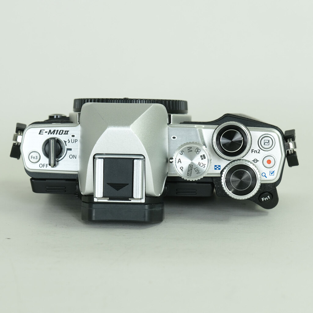 OLYMPUS OM-D E-M10 Mark II