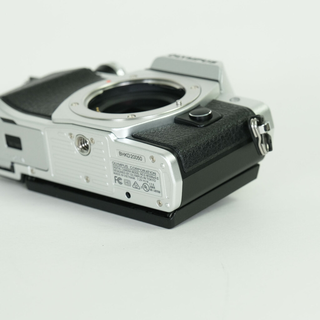 OLYMPUS OM-D E-M10 Mark II