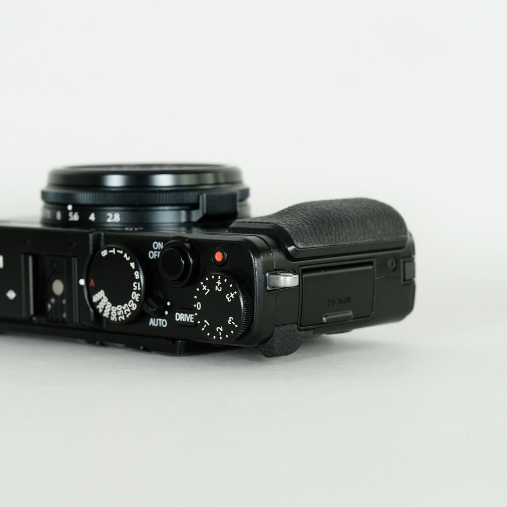 FUJIFILM X70 ブラック