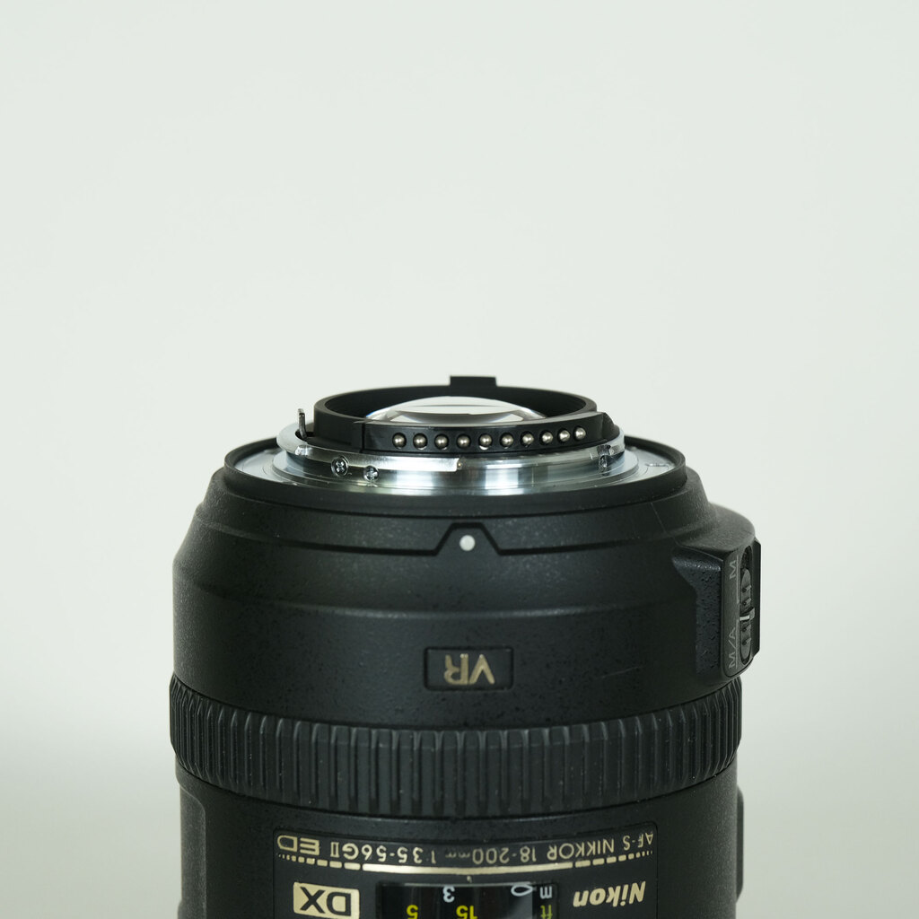 Nikon AF-S DX NIKKOR 18-200mm F3.5-5.6G ED VR II