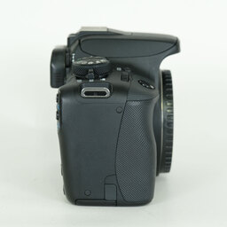 Canon EOS Kiss X7