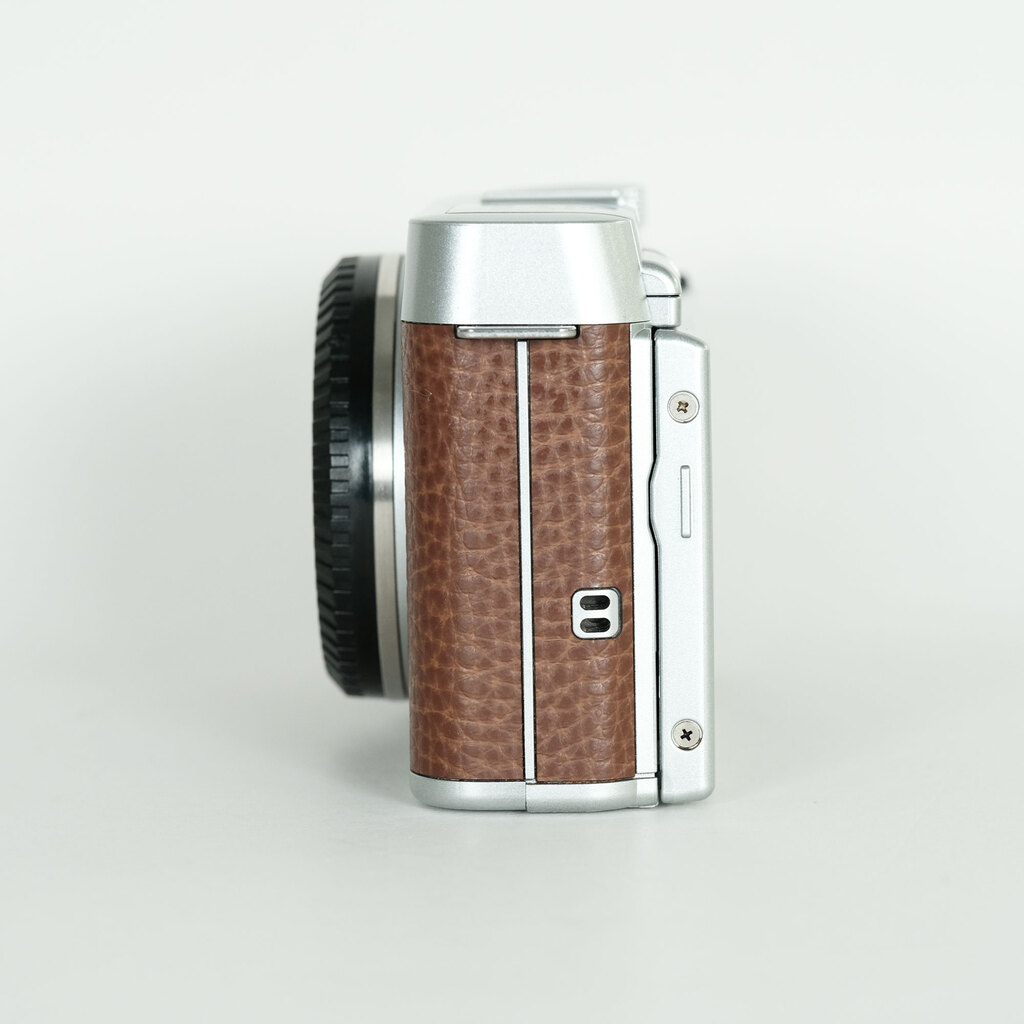 FUJIFILM X-A1 ボディ ブラウン