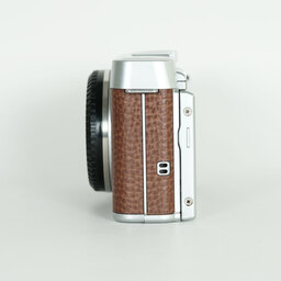 FUJIFILM X-A1 ボディ ブラウン
