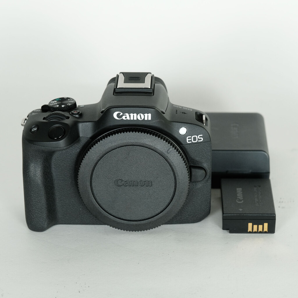 Canon EOS R50