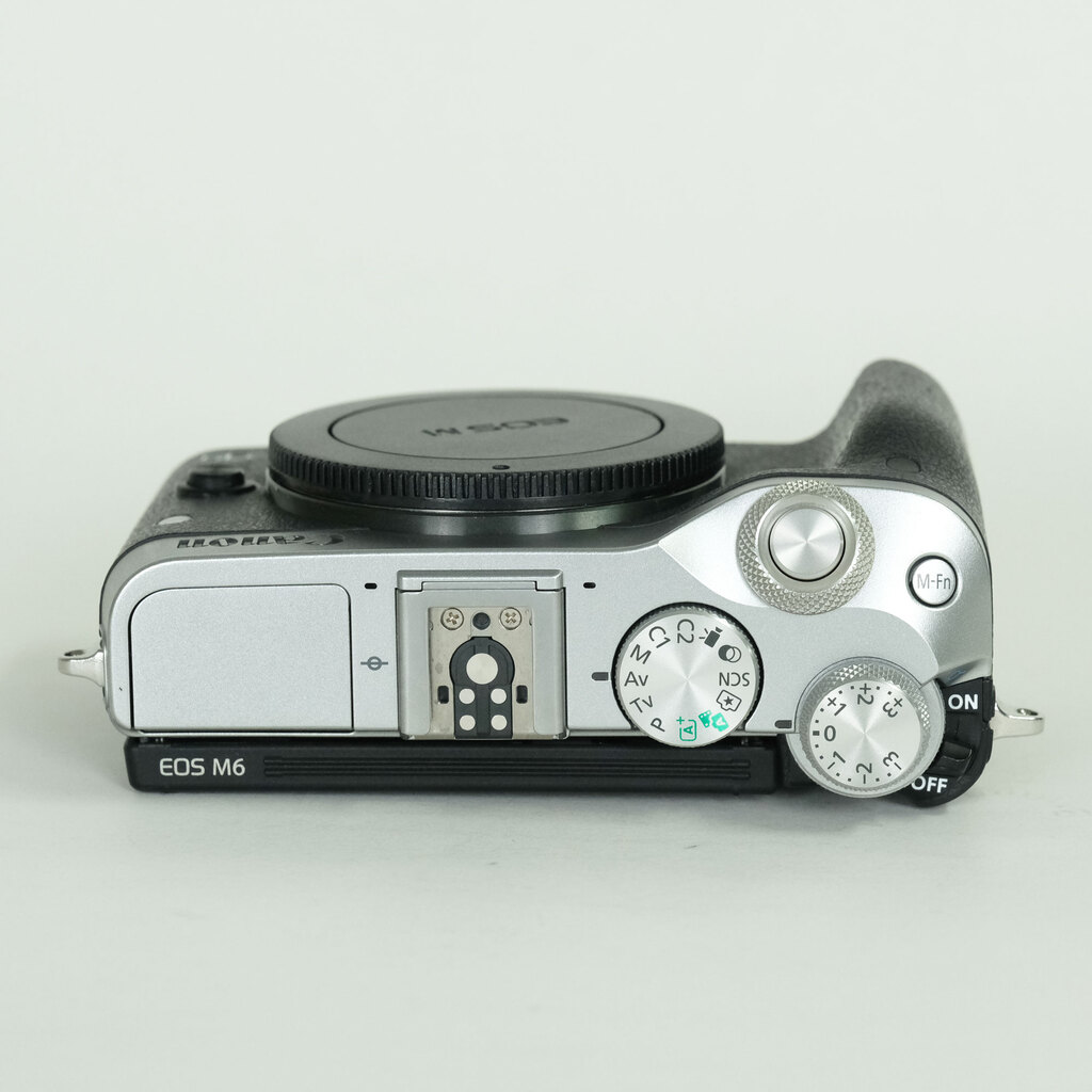 Canon EOS M6 Canon EOS M6