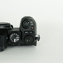 FUJIFILM X-S20
