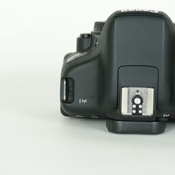 Canon EOS Kiss X8i