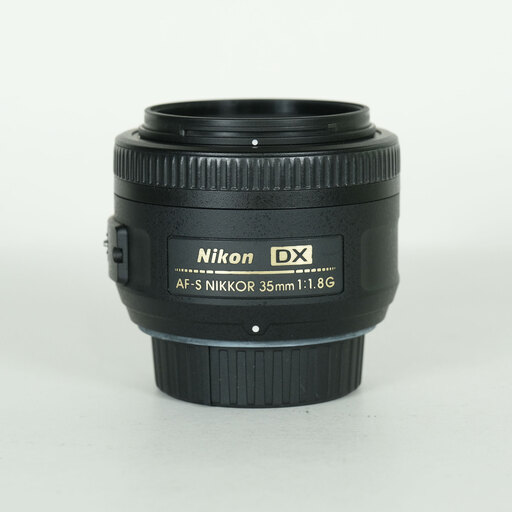 Nikon AF-S DX NIKKOR 35mm f/1.8Gを徹底解説。作例からレビューまで